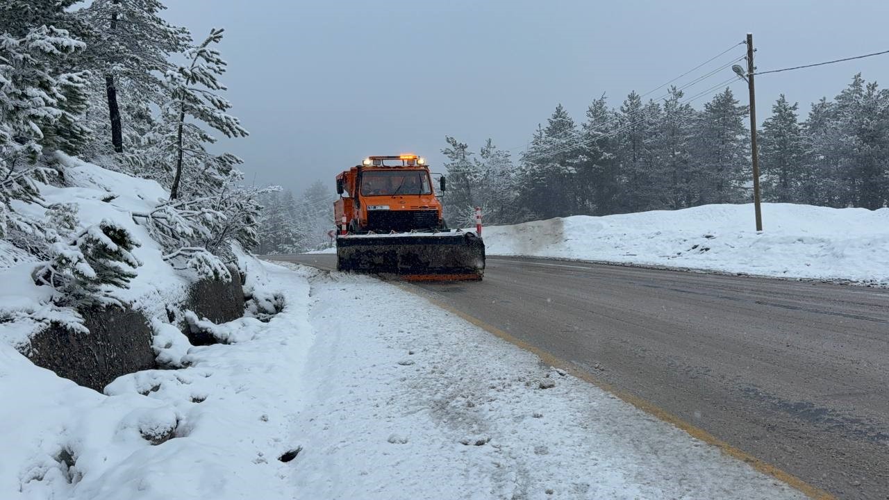 Karabük’ün yüksek kesimleri yeniden beyaza büründü
