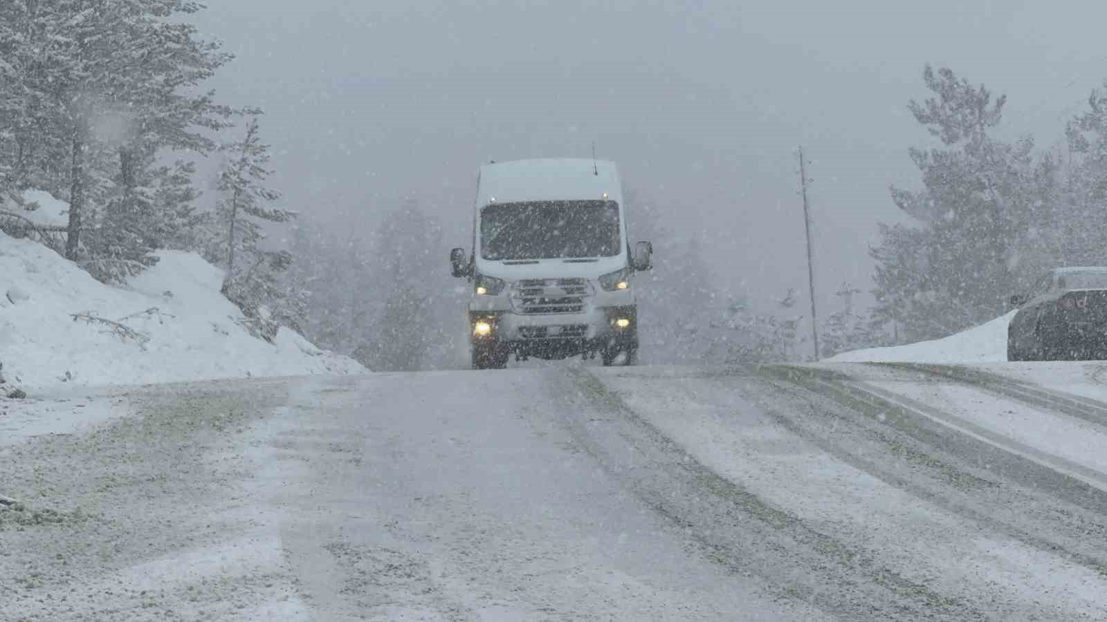 Karabük’ün yüksek kesimlerinde kar yağışı etkili oluyor
