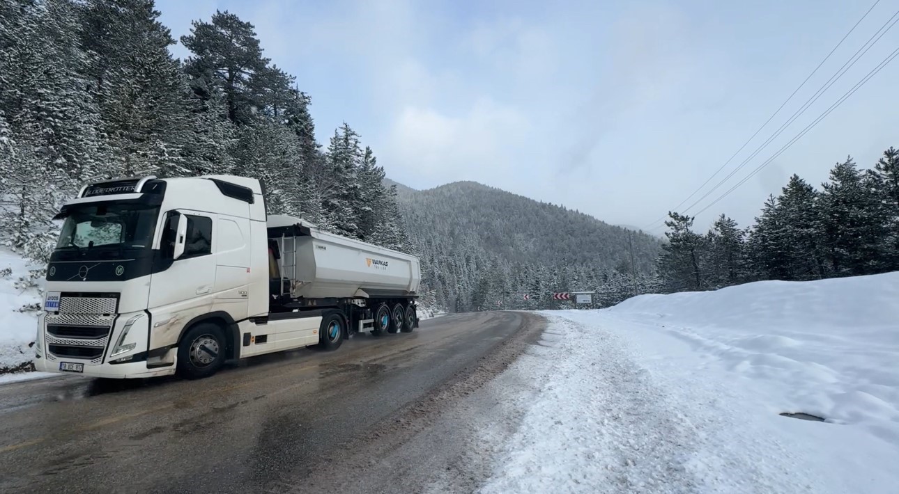 Karabük’ün yüksek kesimlerinde kar yağışı etkili oluyor
