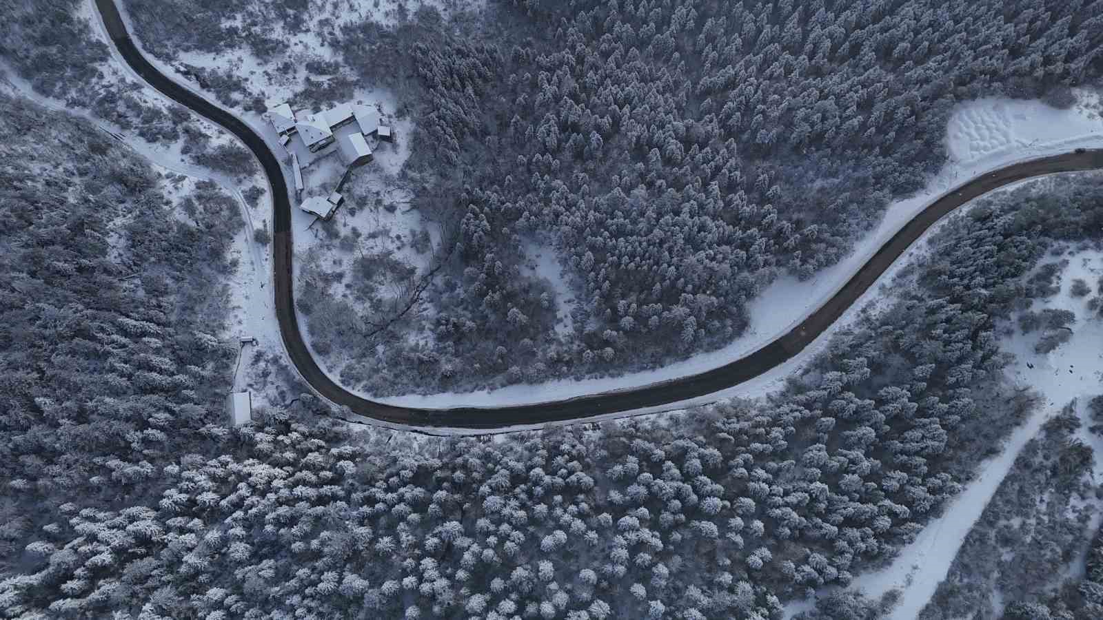 Karabük’ün yüksek kesimlerinde kar yağışı etkili oluyor
