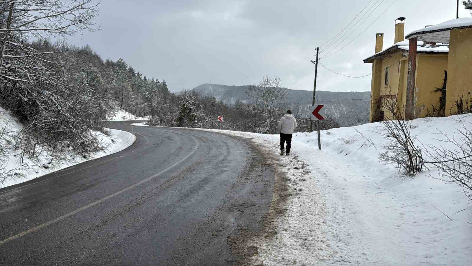 Karabük’ün yüksek kesimlerinde kar yağışı etkili oluyor
