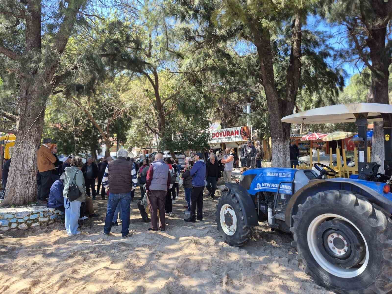 Karaburun’da Nergis Çay Bahçesi’nin çocuk parkı yapılması protesto edildi
