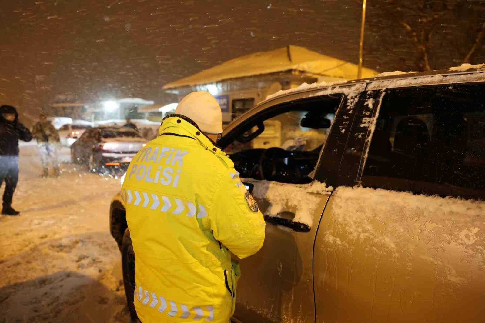 Karaburun’dan gece denetimi
