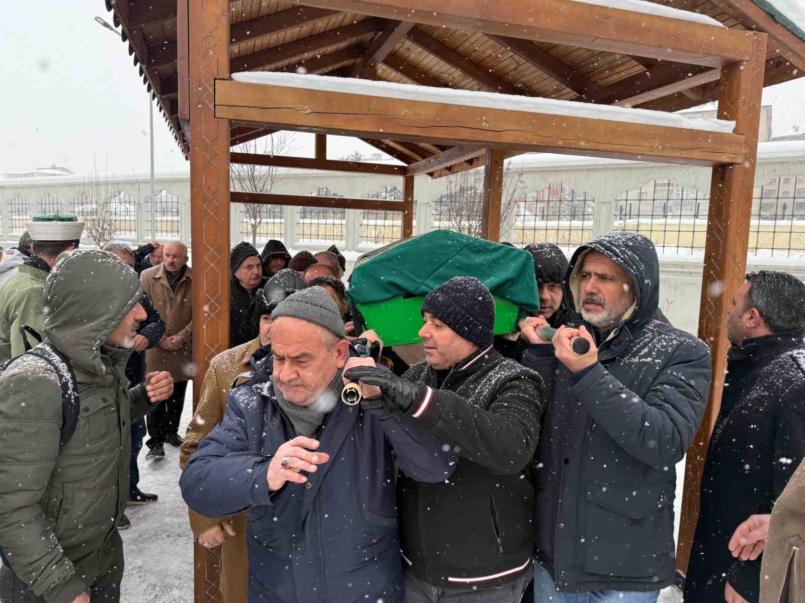 Karaca ve Aydın ailelerinin acı günü
