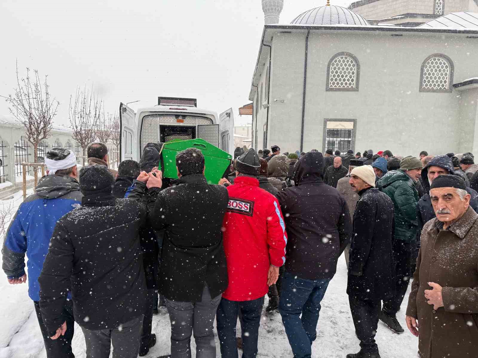 Karaca ve Aydın ailelerinin acı günü
