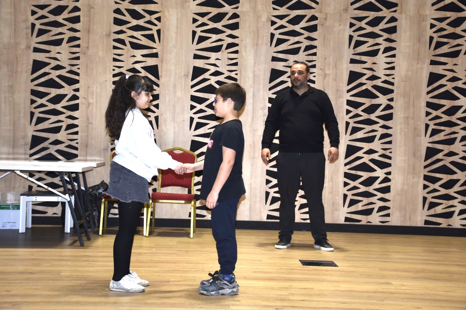 Karacabey Belediyesi çocuk tiyatro ekibi kuruldu
