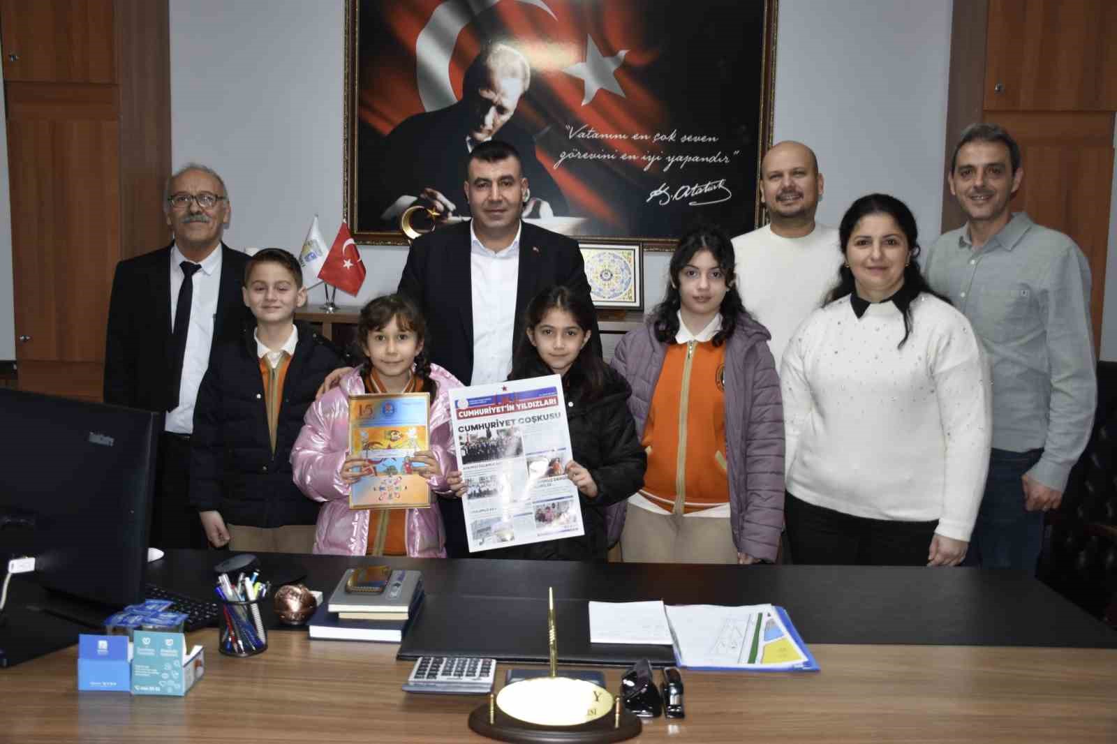 Karacabey Belediyesi, öğrencilerin yanında
Karacabey Belediyesi, öğrencilerin yanında