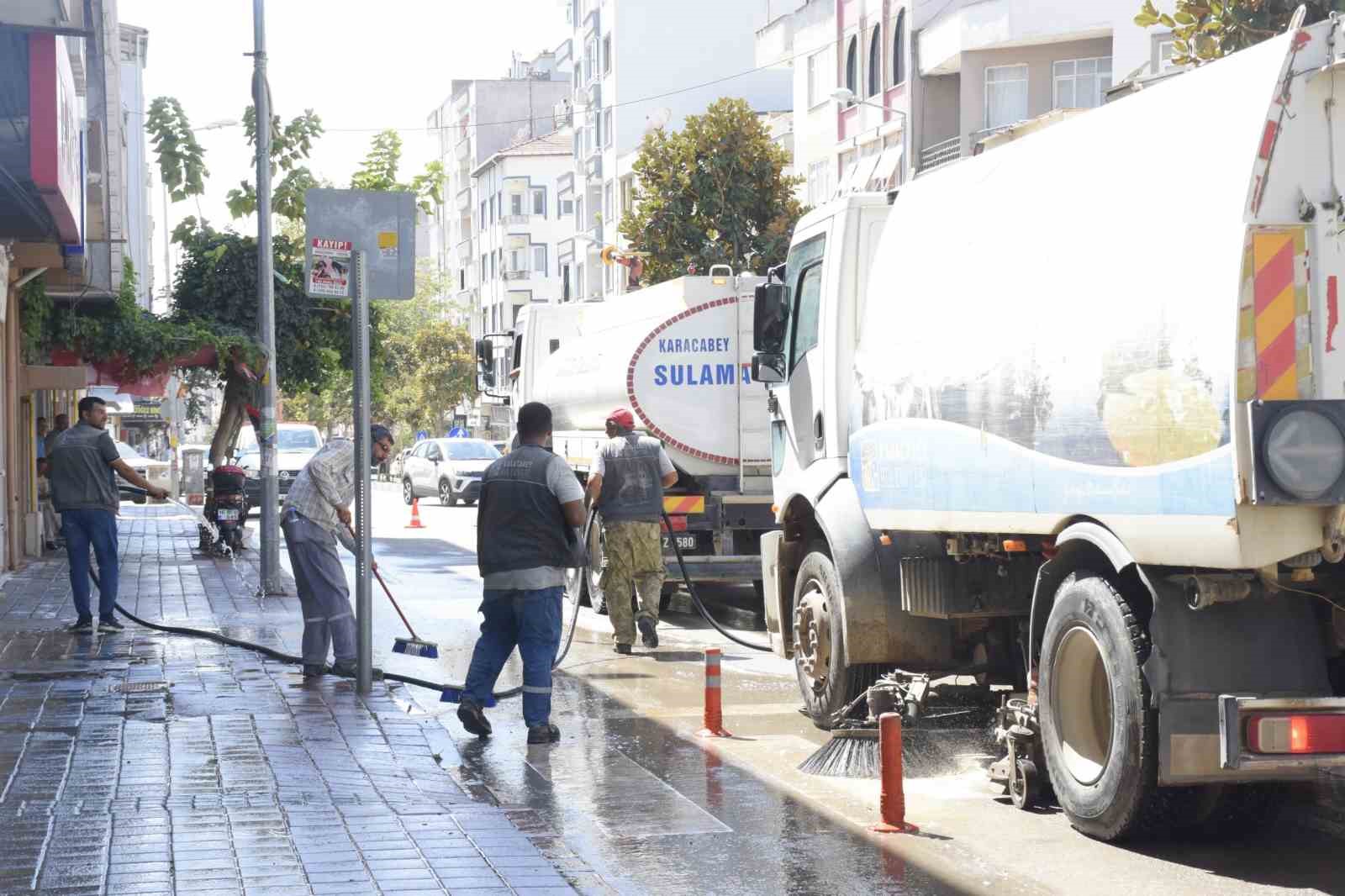 Karacabey Belediyesi’nden 2025’te yoğun temizlik mesaisi
