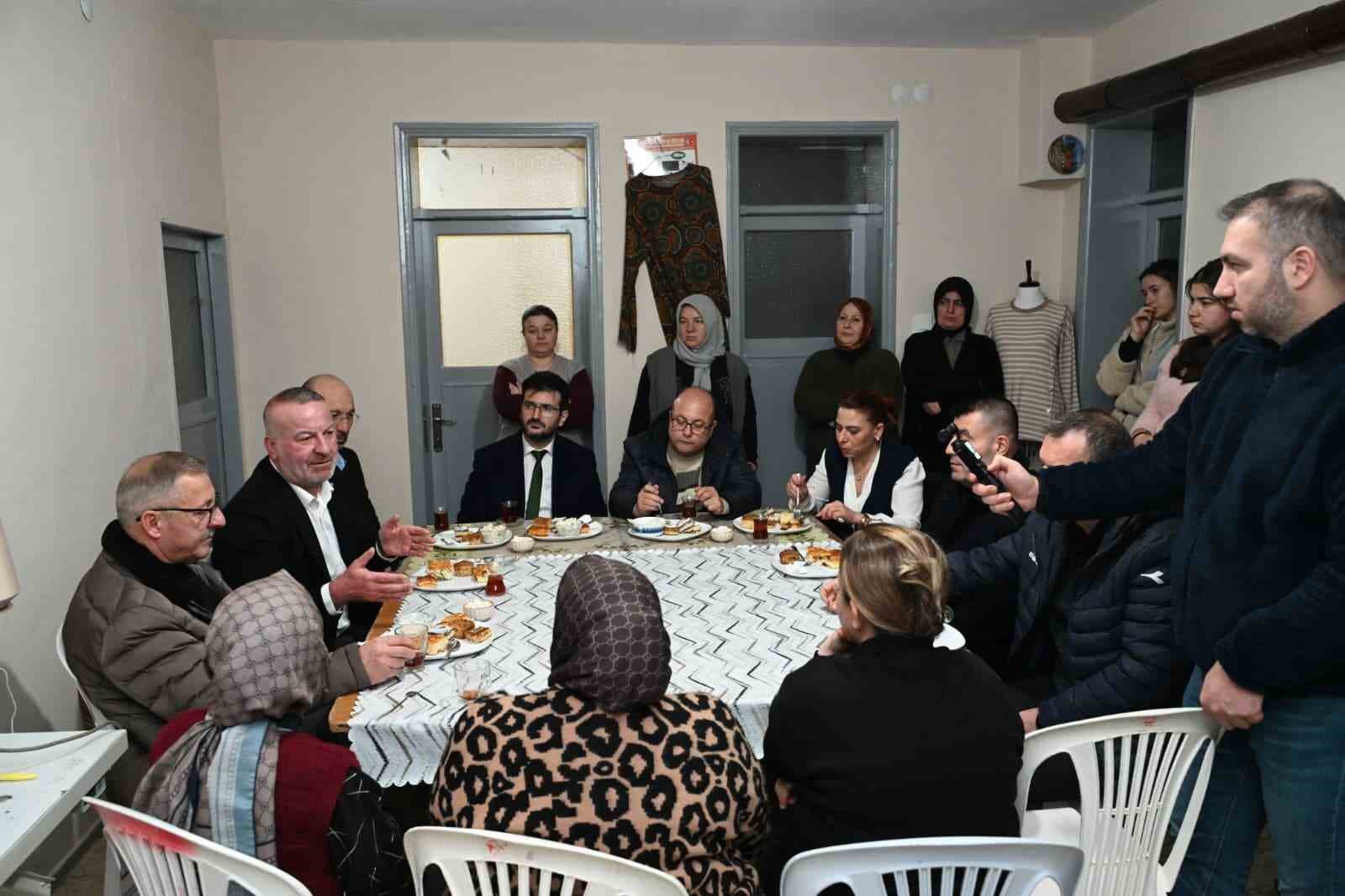 Karacabey Belediyesi’nden kadınlara eğitim ve üretim desteği
