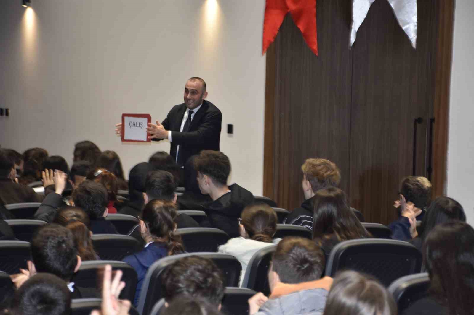 Karacabey Belediyesi’nden sınav sürecindeki öğrencilere destek
