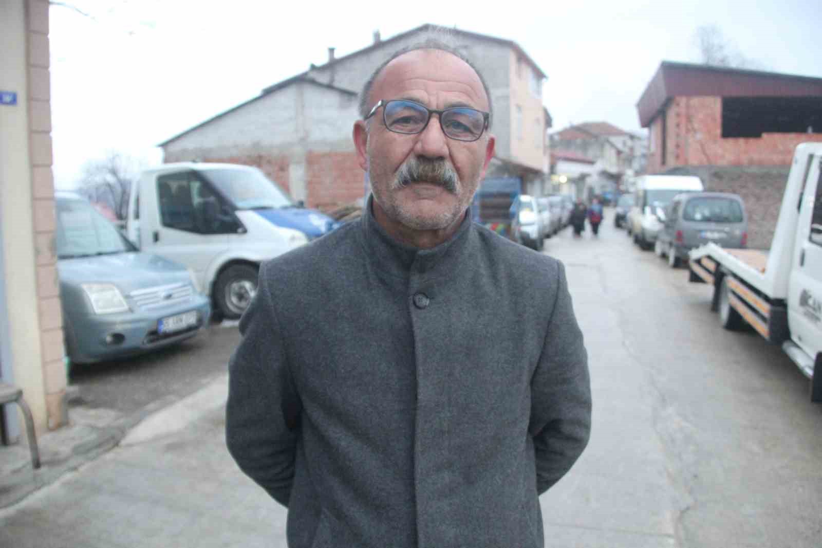 Karadeniz fıkrası gibi mahalle: Komşular bir adımla il değiştirip, bir dakika farkla iftar açıyor
