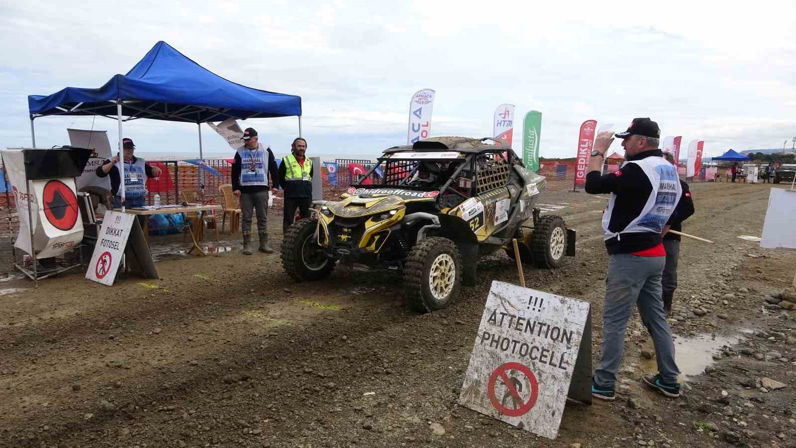 Karadeniz sahilinde adrenalin fırtınası: Trabzon’da off-road yarışları, final etabıyla devam etti
