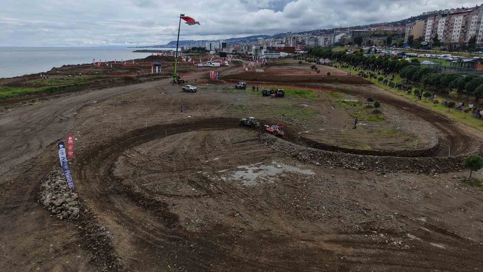 Karadeniz sahilinde adrenalin fırtınası: Trabzon’da off-road yarışları, final etabıyla devam etti
