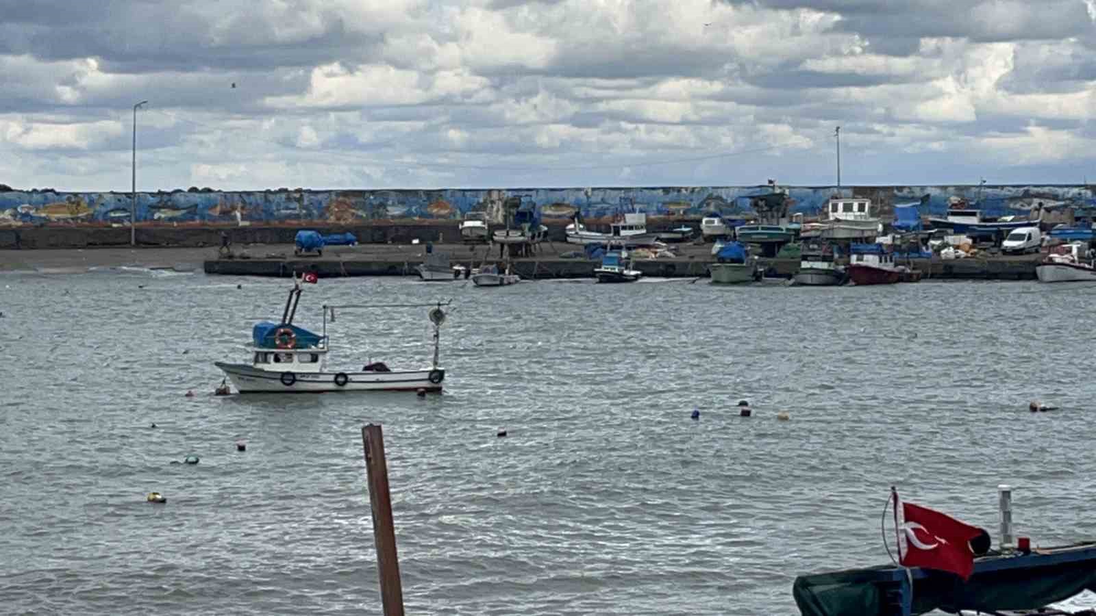 Karadeniz’de fırtına etkili oluyor
