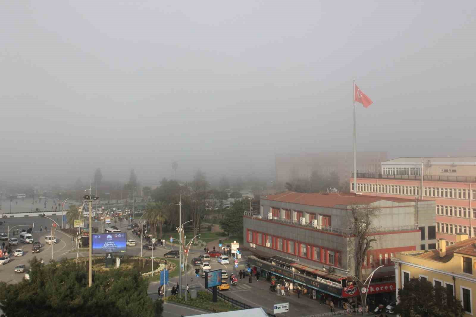 Karadeniz’de sis alarmı: Samsun sahili görünmez oldu
