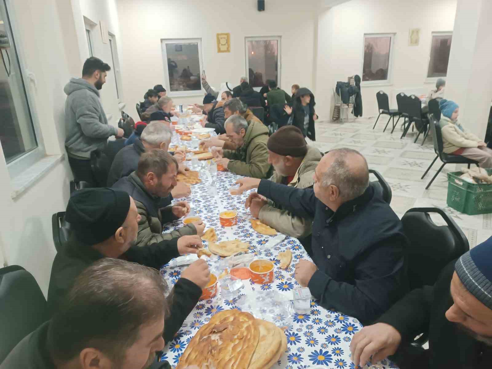 Karadenizliler Van’da geleneksel iftarda buluştu
