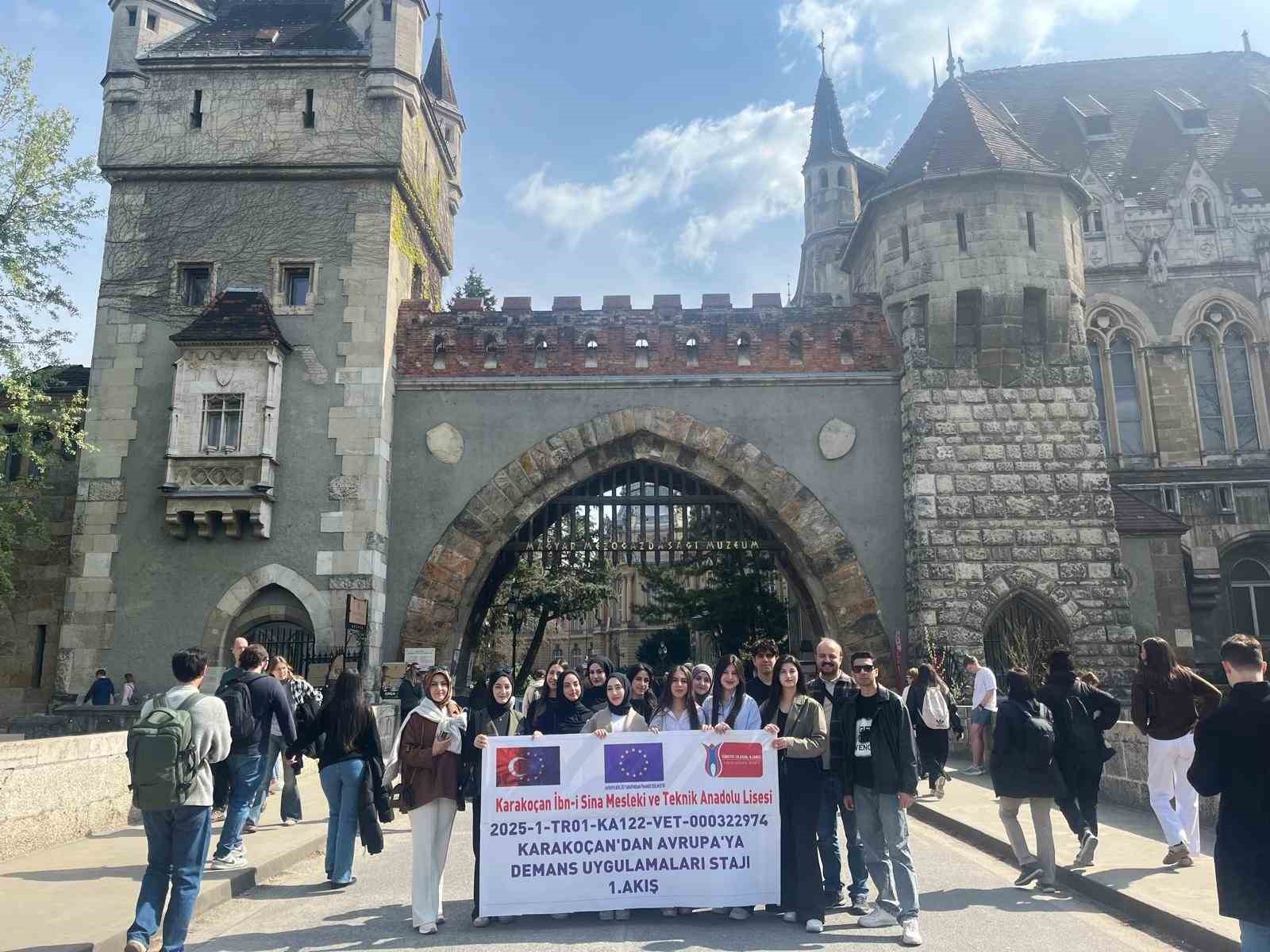 Karakoçanlı öğrenciler demans hastalığı üzerine Avrupa stajını sürdürüyor
