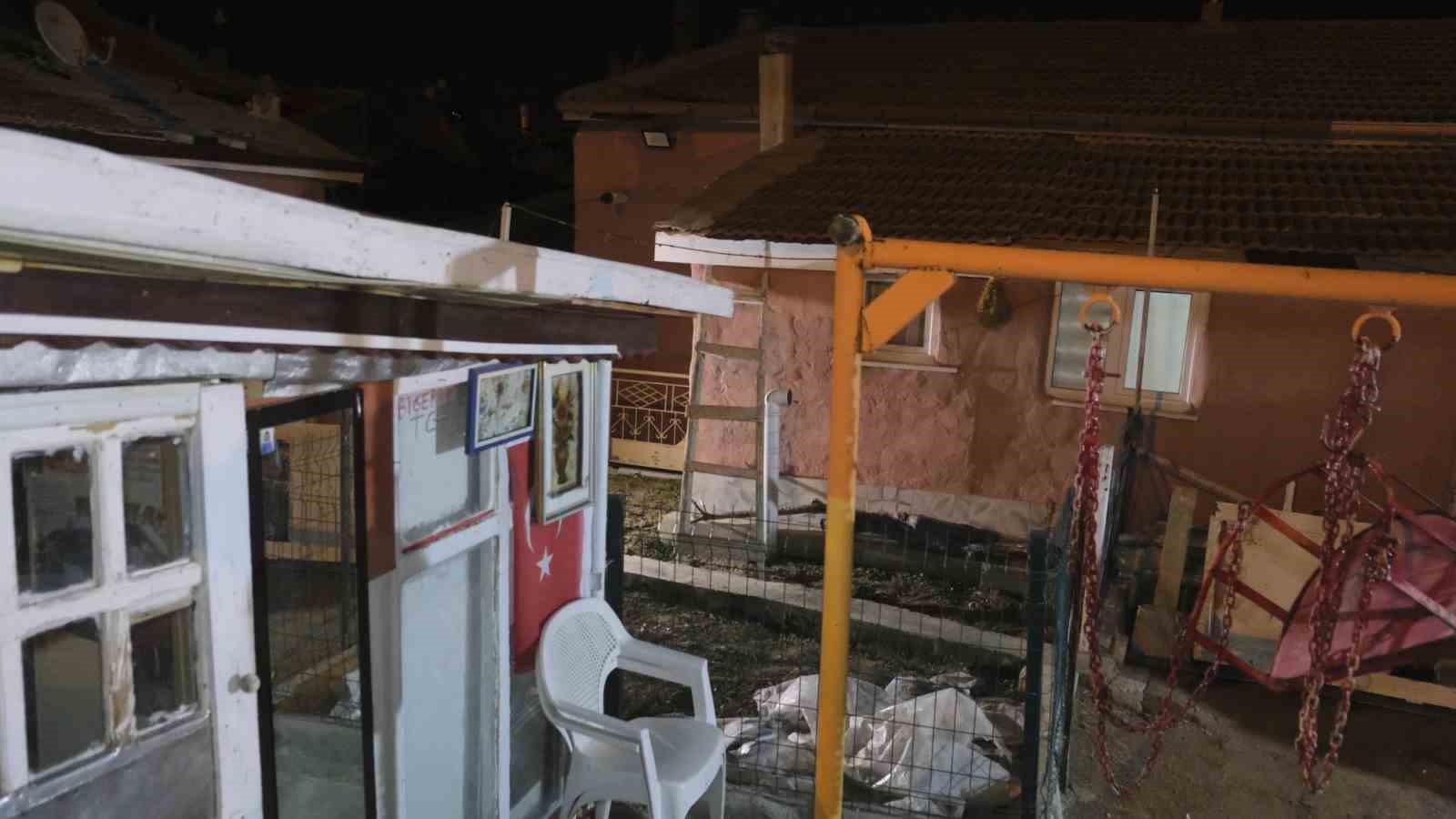 Karaman’da çatıdan düşen şahıs yaralandı
