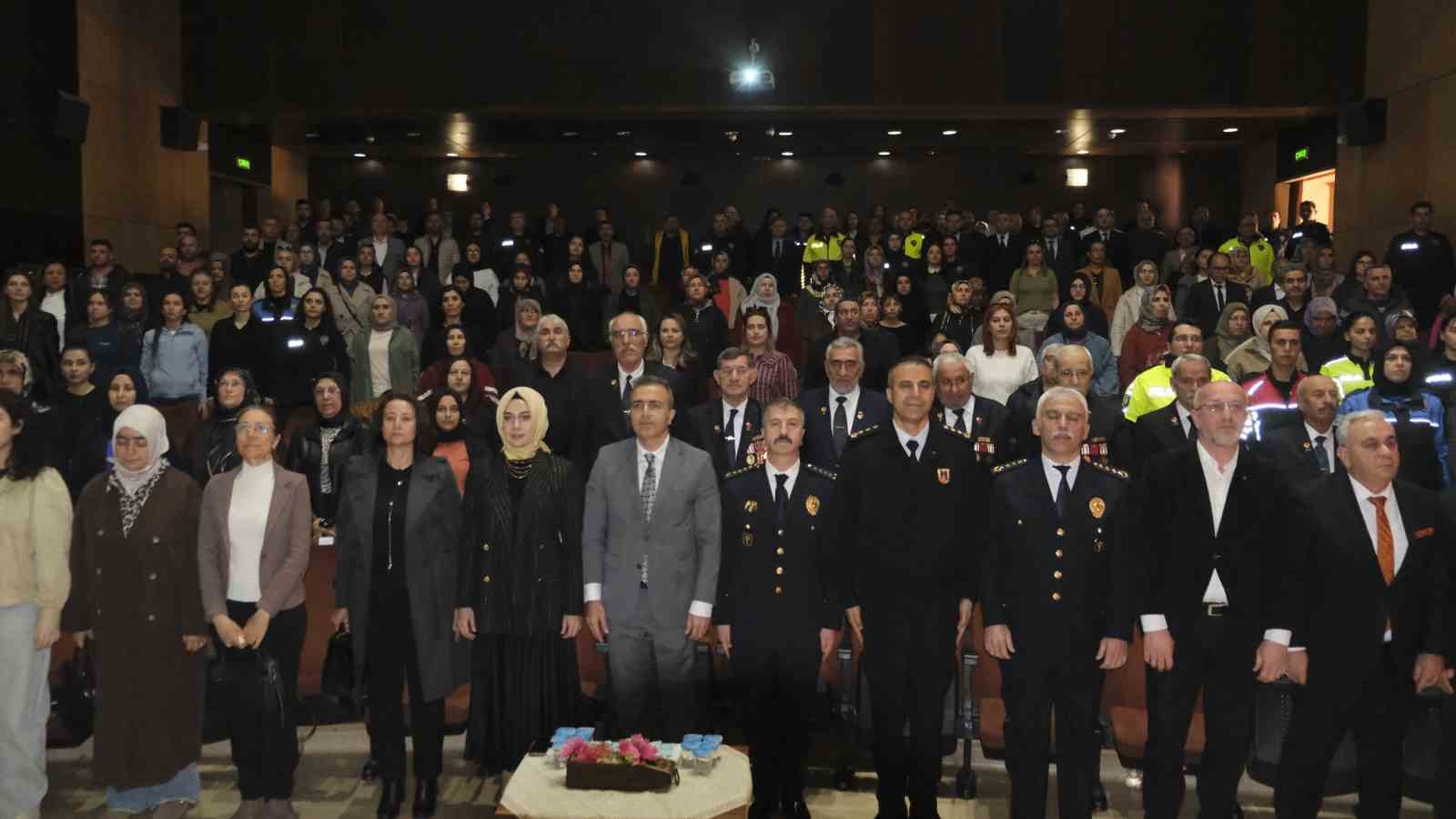 Karaman’da "En iyi narkotik polisi anne" semineri
