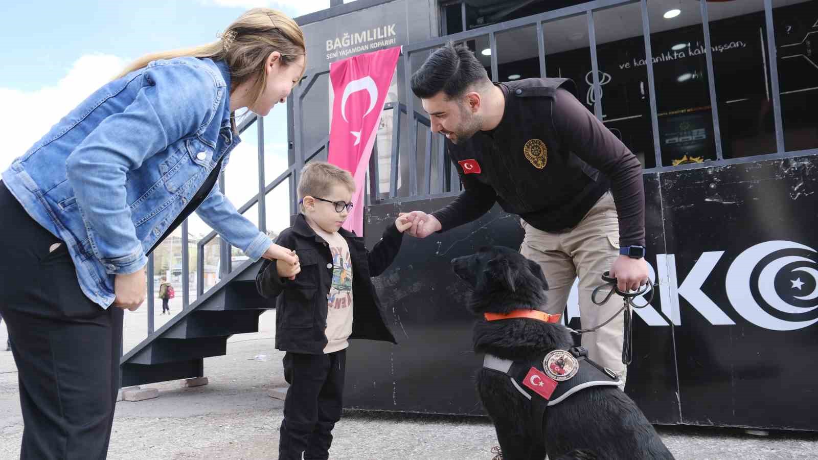 Karaman’da "En iyi narkotik polisi anne" semineri
