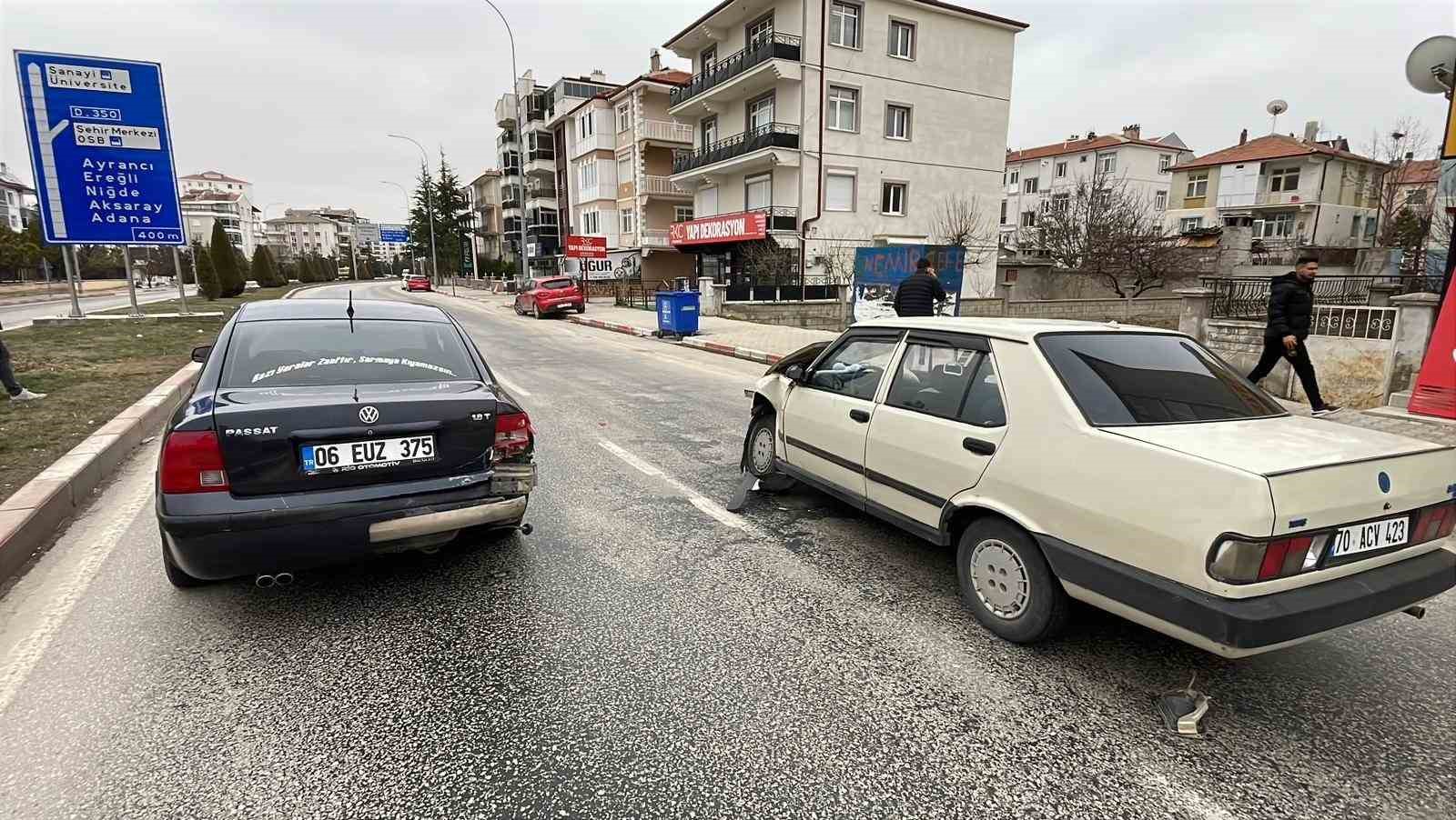 Karaman’da güvenlik kamerasına yansıyan kazada 1 kişi yaralandı

