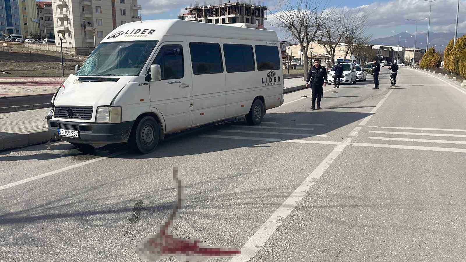 Karaman’da minibüsün çarptığı yaya ağır yaralandı
