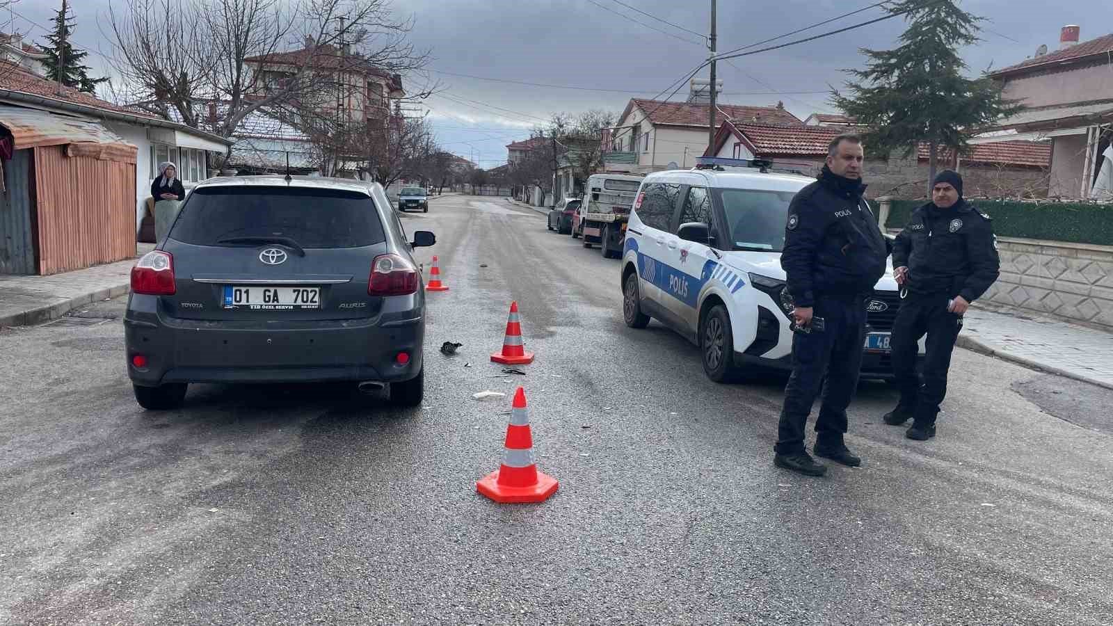 Karaman’da otomobille çarpışan motosiklet sürücüsünün çenesi kırıldı
