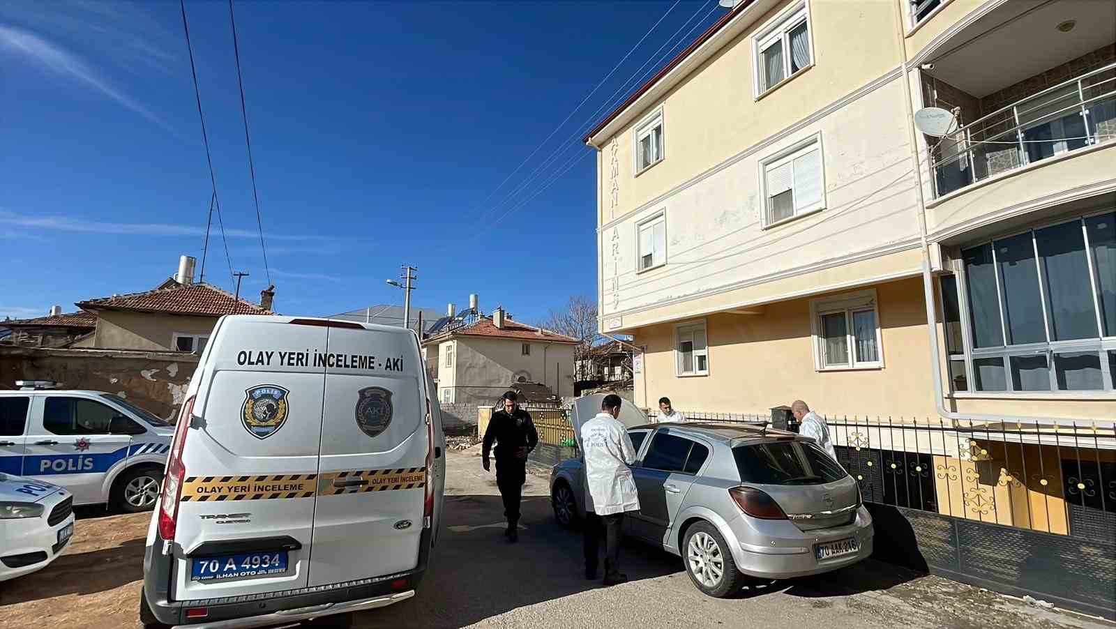 Karaman’da park halindeki otomobilin direksiyon ve koltukları yandı
