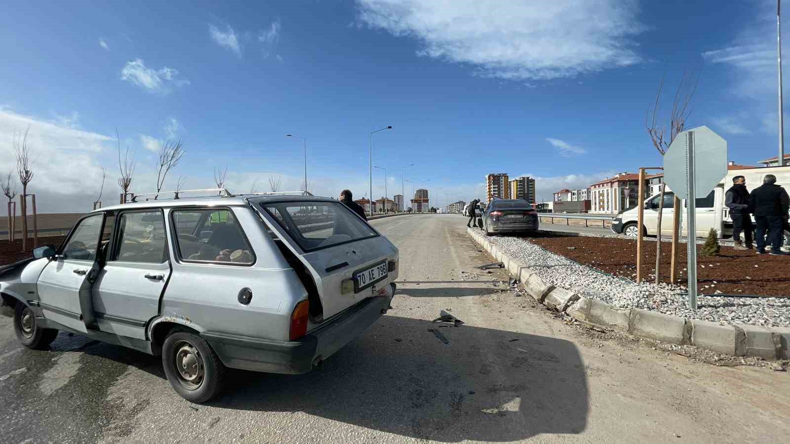 Karaman’da ters yöne giren otomobil kazaya yol açtı
