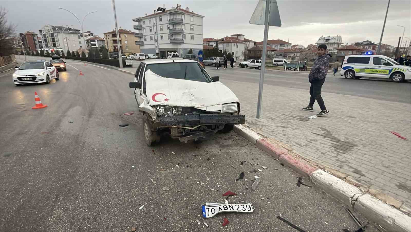 Karaman’da üç aracın karıştığı zincirleme kazada 1 kişi yaralandı

