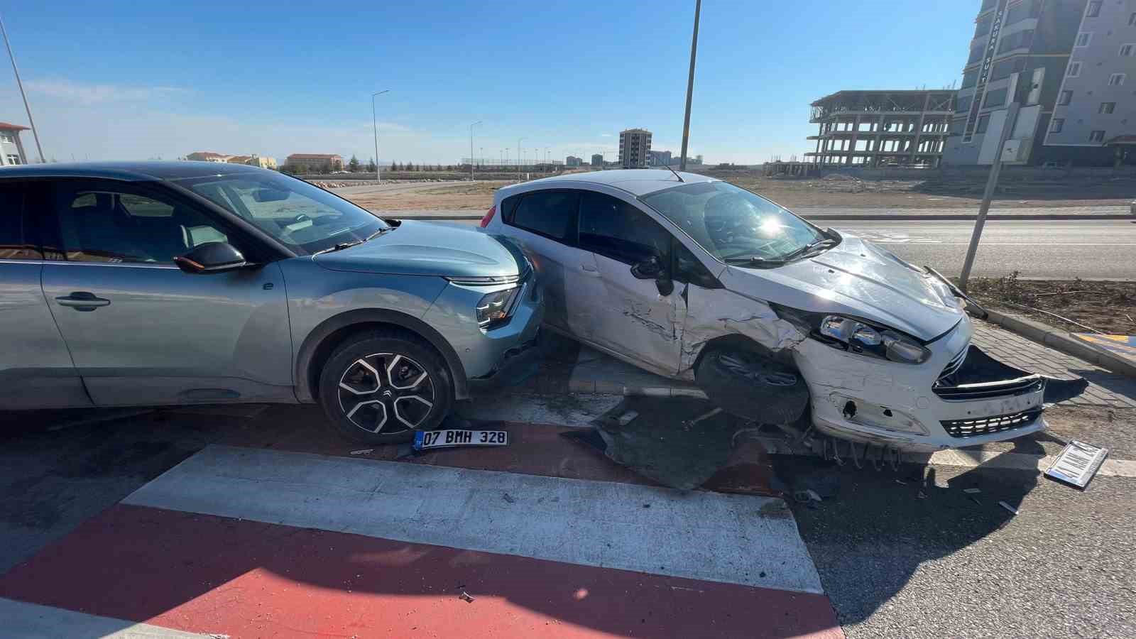 Karaman’da yaşanan kaza ucuz atlatıldı
