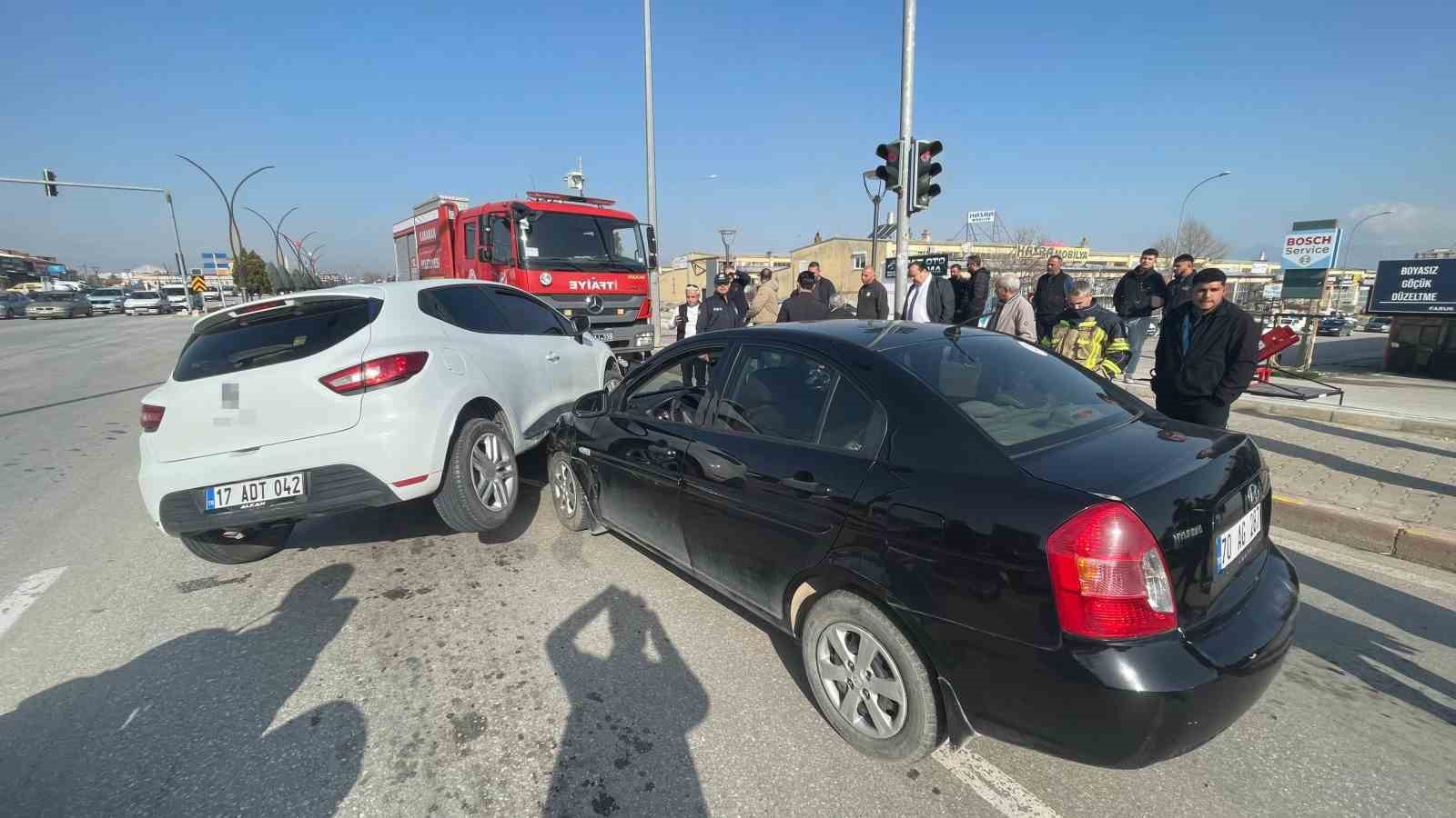 Karaman’da yaşanan kaza ucuz atlatıldı
