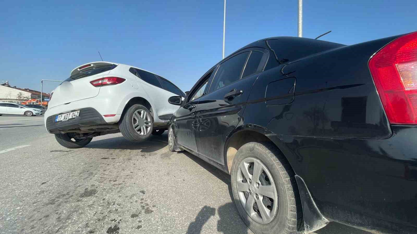 Karaman’da yaşanan kaza ucuz atlatıldı
