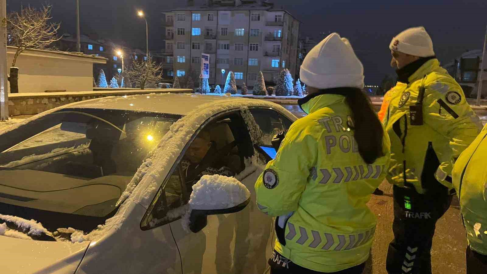 Karaman’da yılbaşı tedbirleri sabaha kadar sürdü
