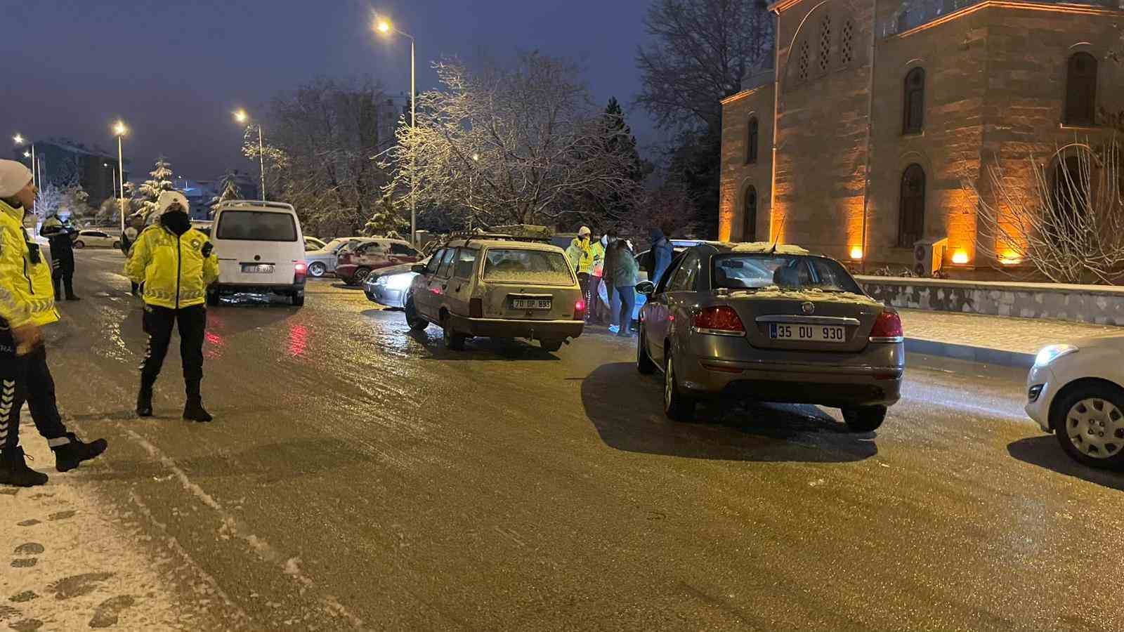 Karaman’da yılbaşı tedbirleri sabaha kadar sürdü
