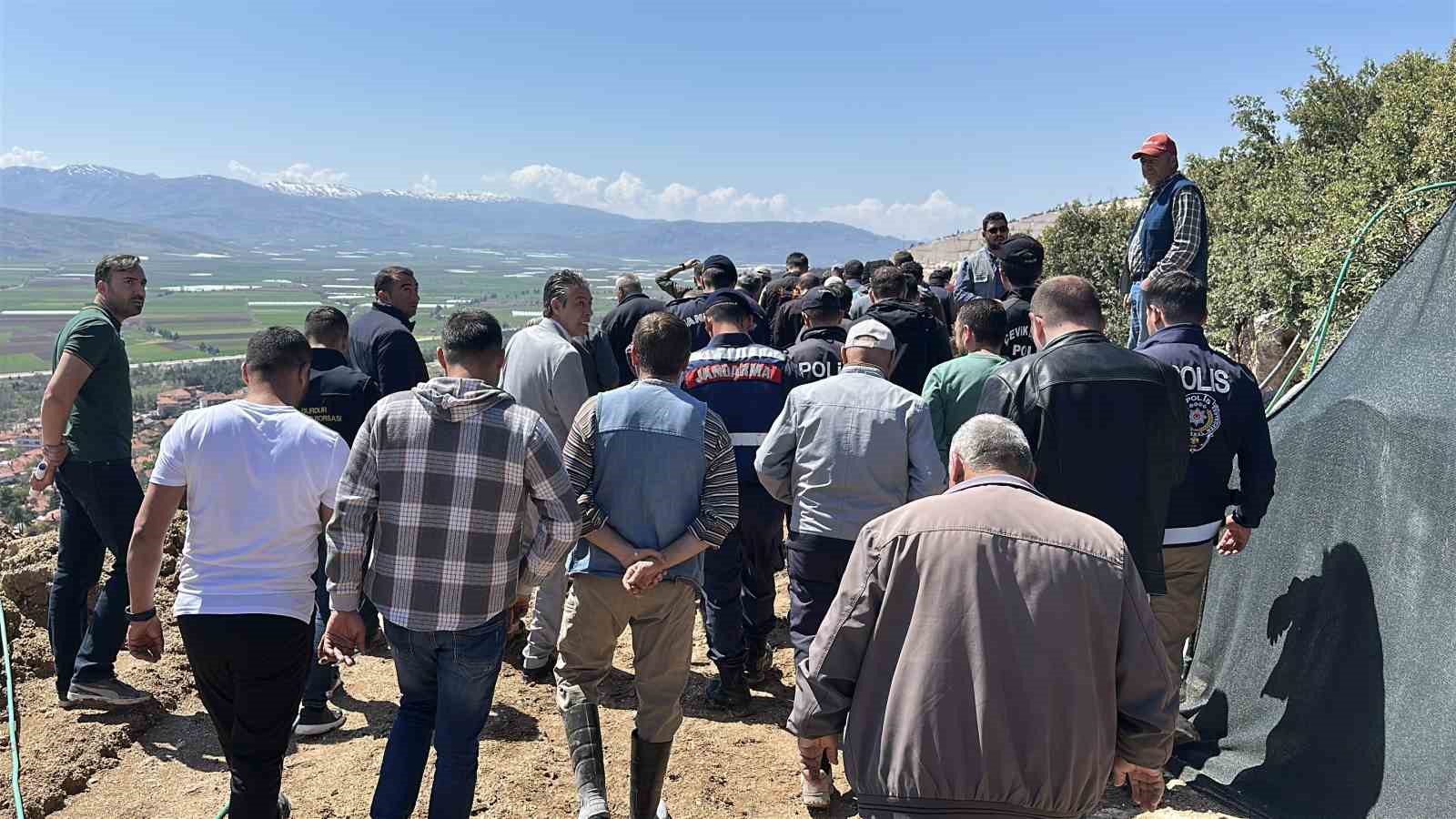 Karamanlı’da vatandaşlar mermer ocağına karşı ayaklandı
