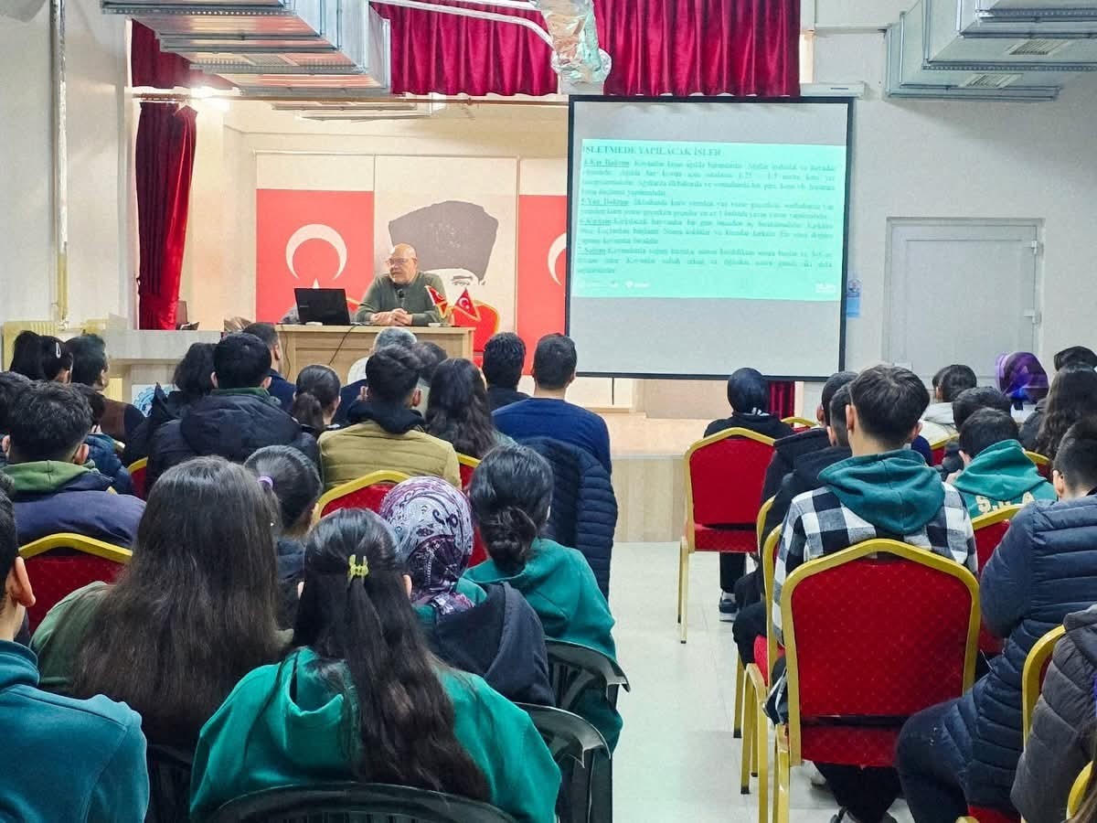 Karapınar’da lise öğrencileriyle bilim söyleşisi
