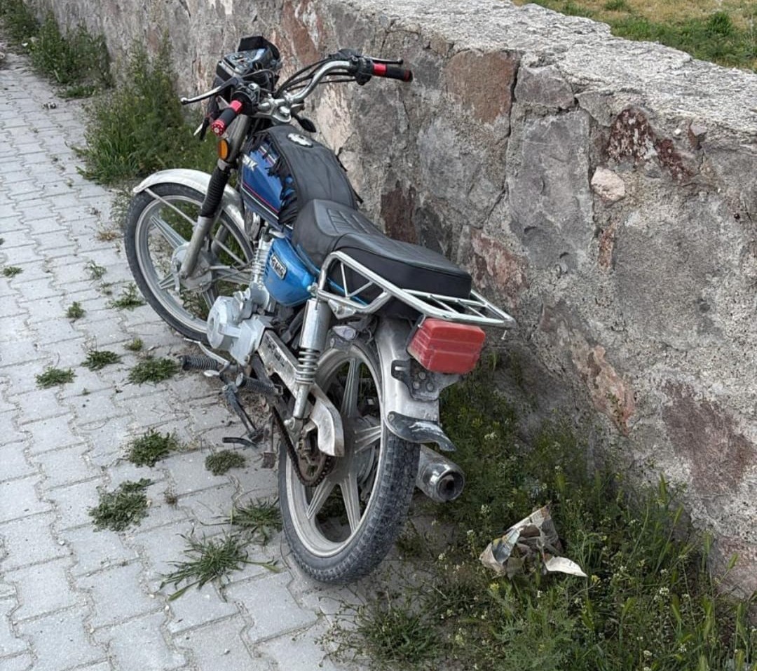 Karapınar’da motosiklet yayaya çarptı: 2 yaralı
