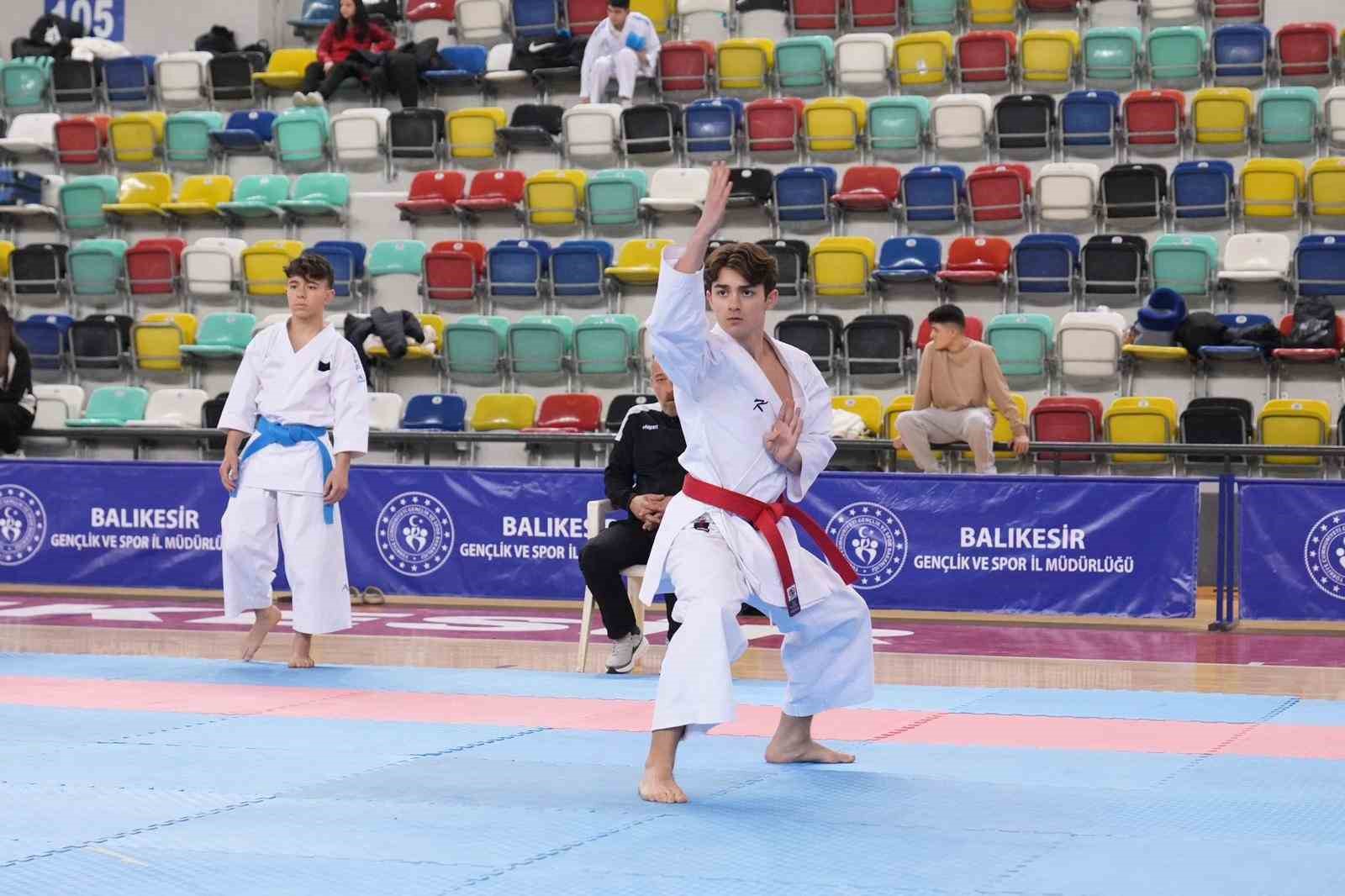 Karate Gençler grup birinciliği Balıkesir’de başladı

