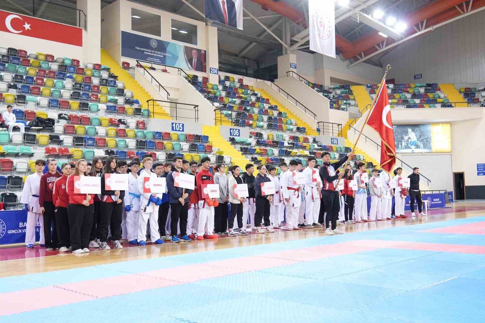 Karate Gençler grup birinciliği Balıkesir’de başladı
