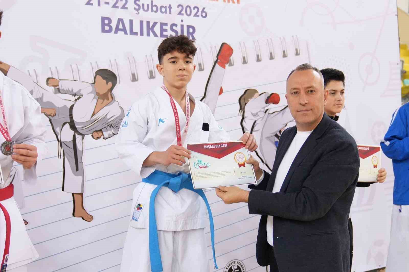 Karate Gençler grup birinciliği Balıkesir’de başladı
