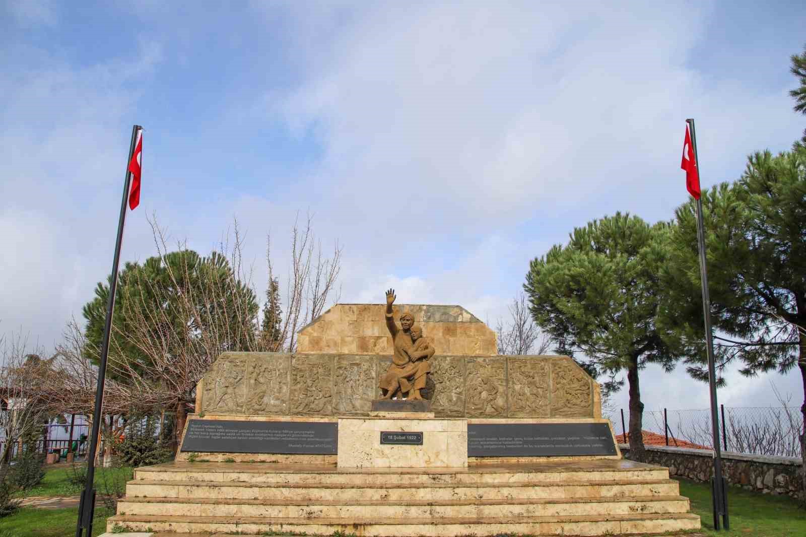 Karatepe şehitleri dualarla anıldı
