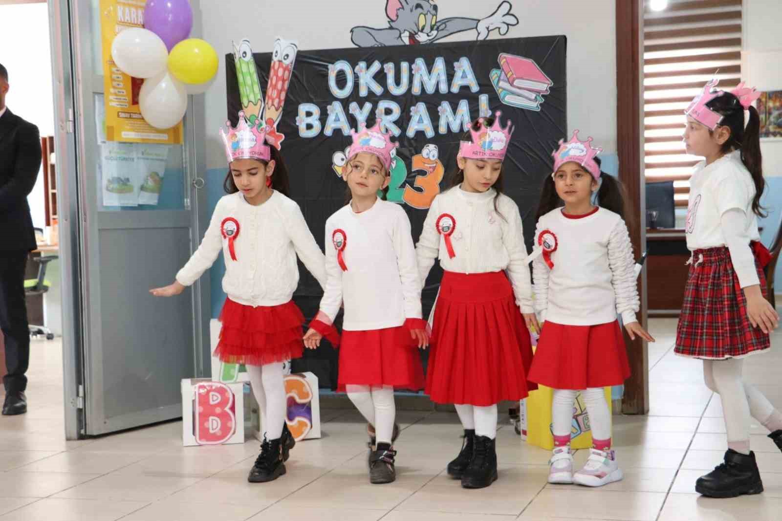 Karayazı Karşıyaka İlkokulu’nda okuma bayramı coşkusu
