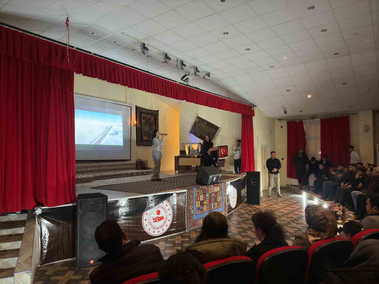 Karayazı’da "2. Geleneksel Ramazan Şenliği" coşkuyla gerçekleştirildi
