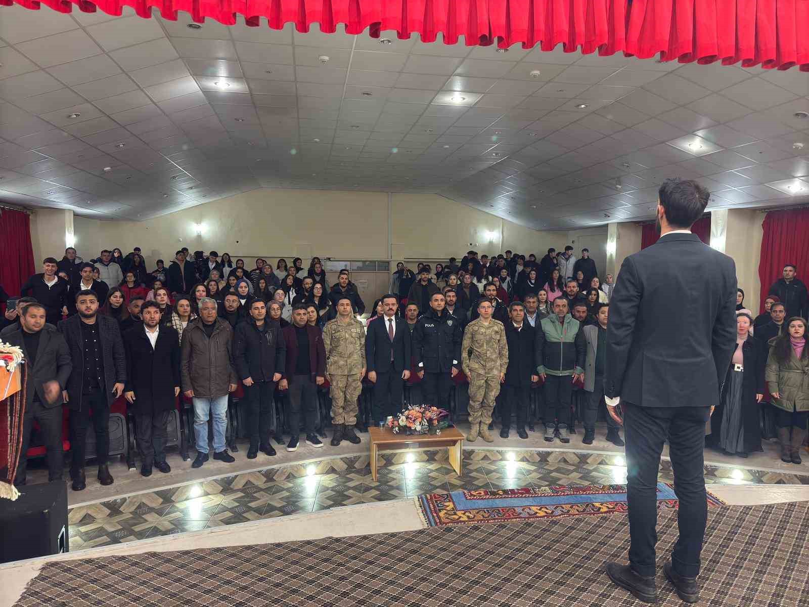 Karayazı’da "2. Geleneksel Ramazan Şenliği" coşkuyla gerçekleştirildi
