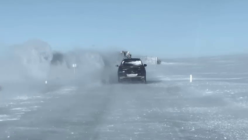 Karayazı’da kurdo fırtınası etkili oldu
