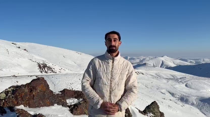 Karayazı’da kurdo fırtınası etkili oldu
