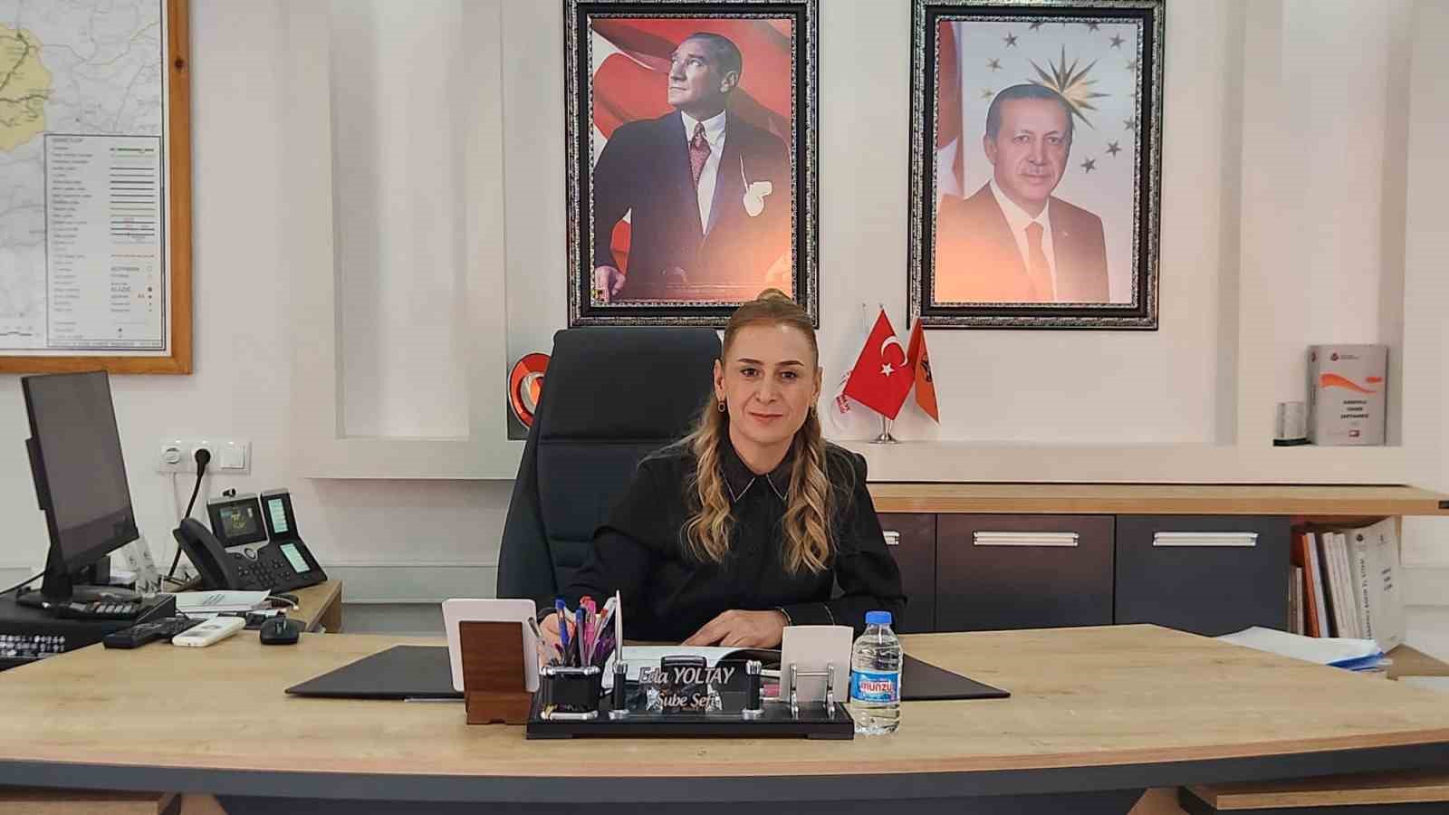 Karayollarına kadın eli: En zor şartlarda sahada
