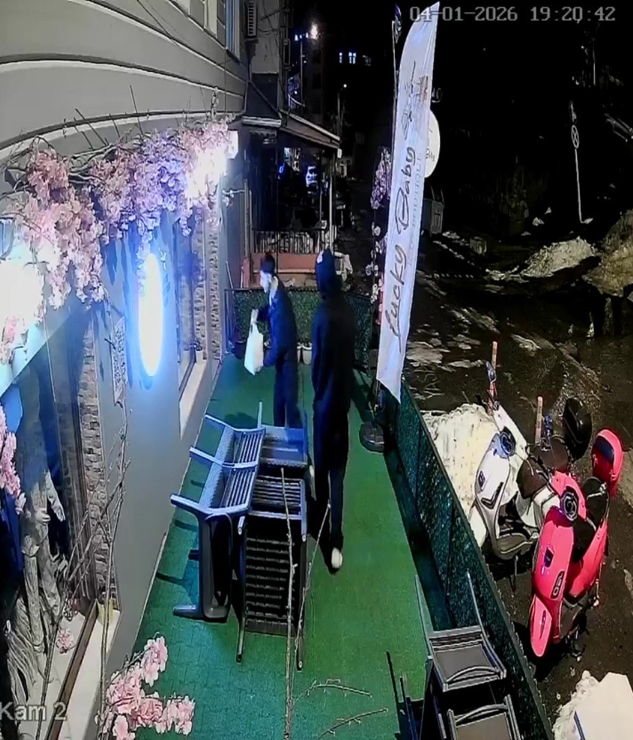 Kardan adamı yıkan gençlerden iç ısıtan özür
