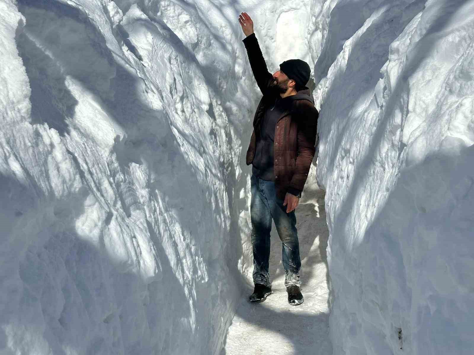 Kardan tünellerden geçen yaşam
